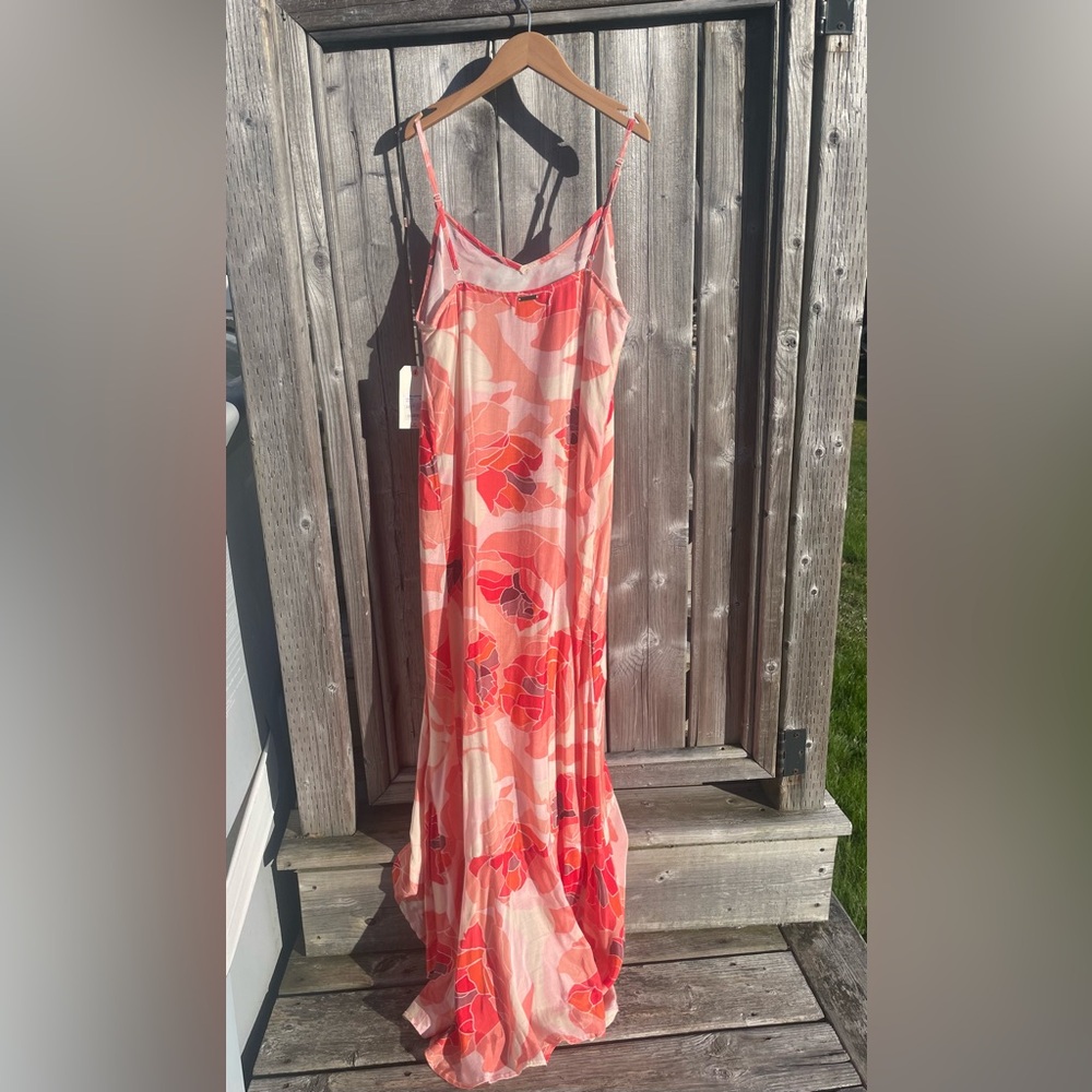 Billabong “kick it up” maxi dress